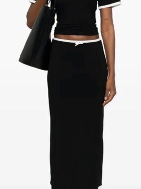 Rowen Rose floral-appliqué maxi skirt